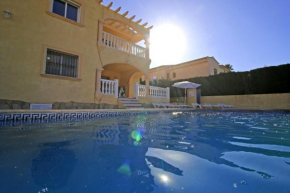 Villa Tosal con 6 dormitorios, wifi, parking, jardín y piscina privada
